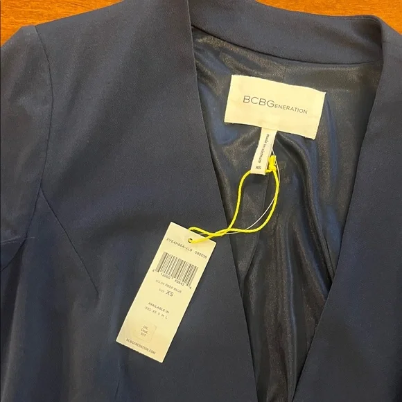 NWT BCBGeneration Dark Blue Stretchy Women's Blazer - Picture 2 of 4